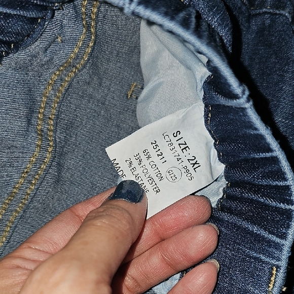 Women's Classic Blue Jean Shorts NEVER WORN! - Picture 4 of 9